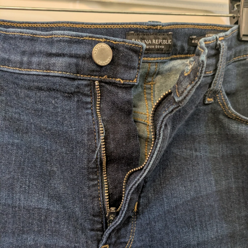 Banana Republic Mid-rise, skinny, Dark Blue Jeans, size 18 - Picture 3 of 11